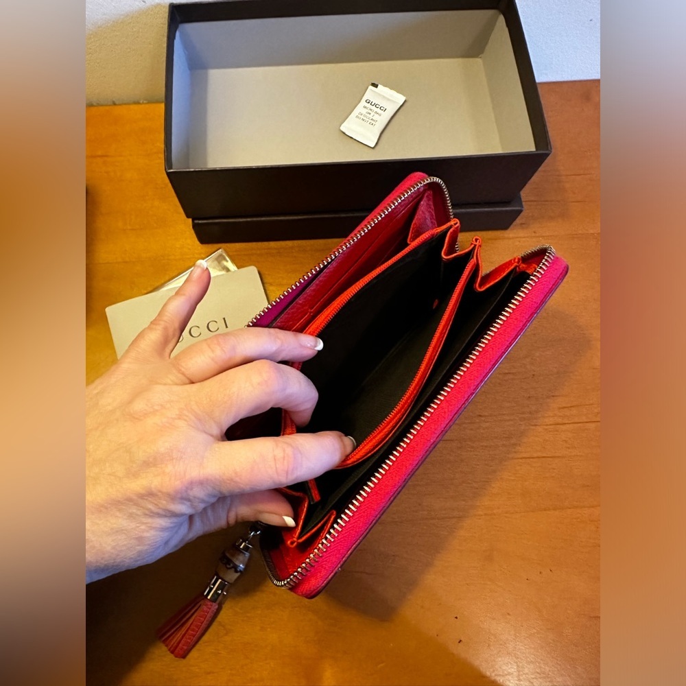 Gucci Orange/Pink Two-Tone Pebble Leather Zip Wallet w/ box. EUC. - Picture 14 of 14